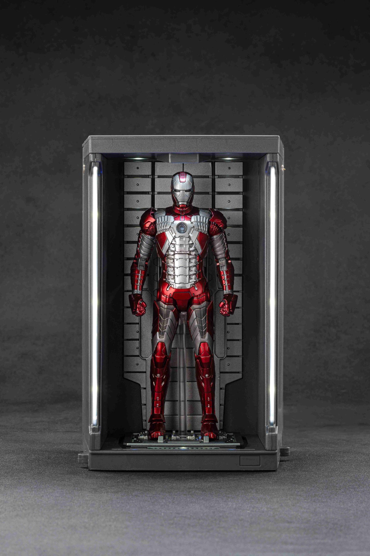 Iron Man MK5 + Hall of Amor 1910-05