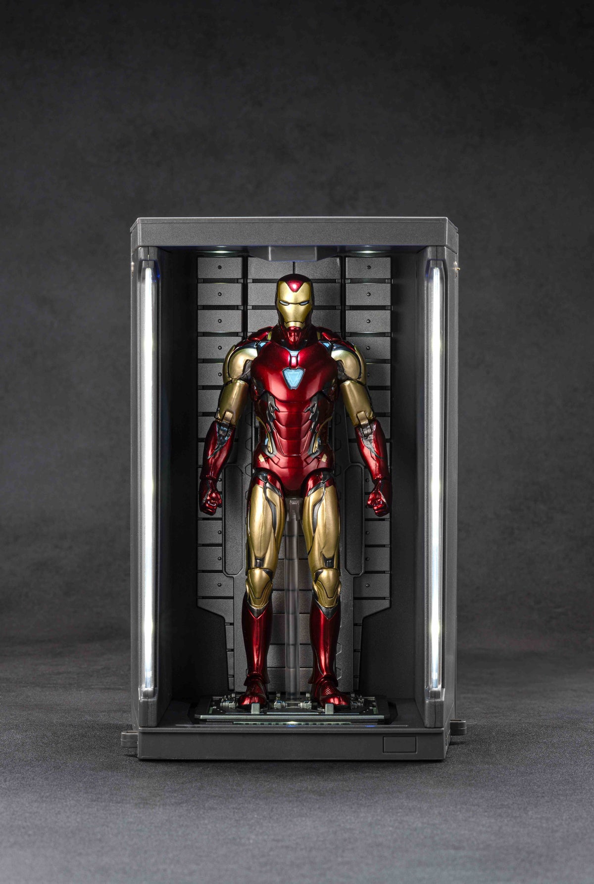 Iron Man MK85 + Hall of Amor