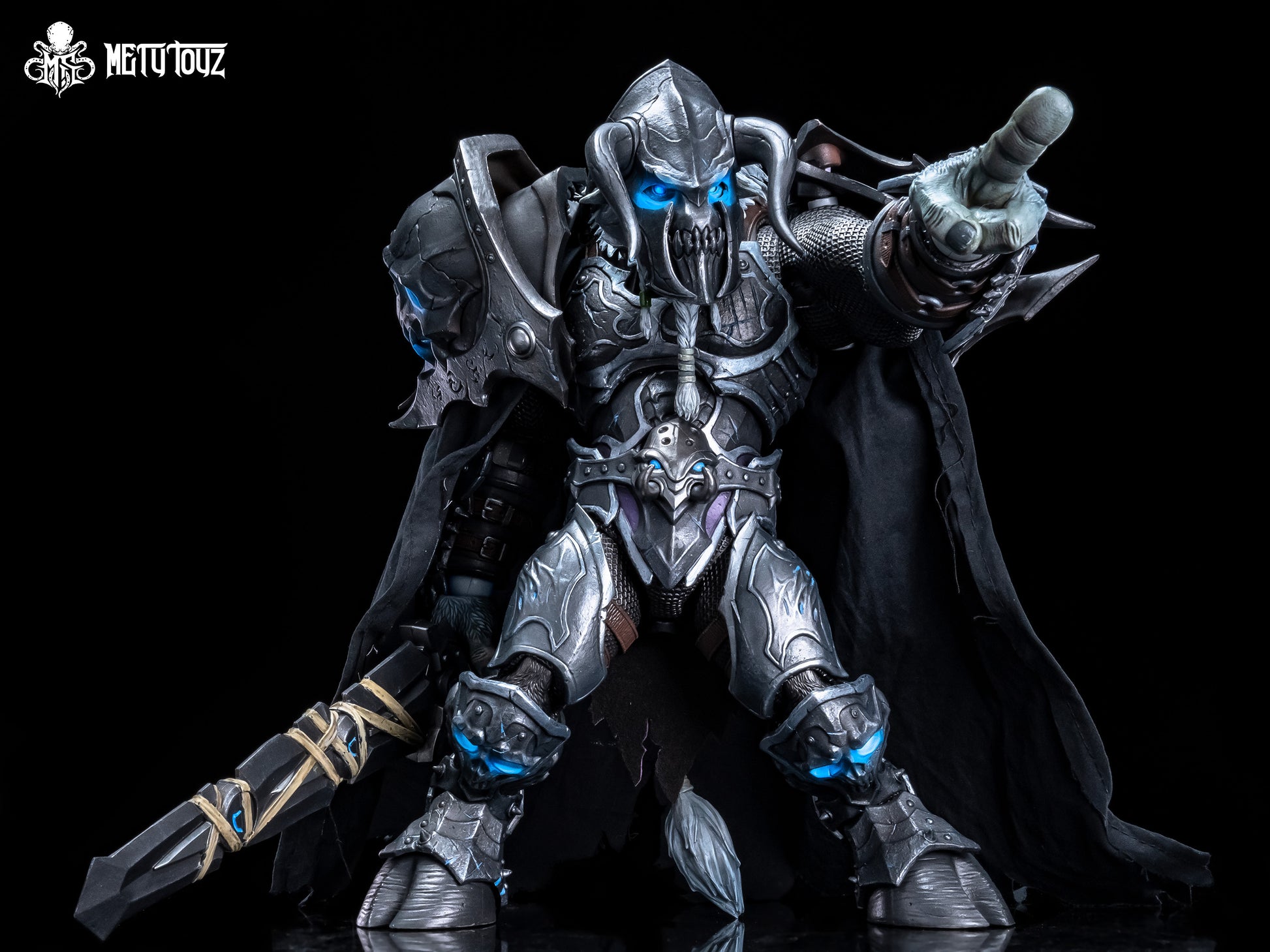 METY TOYZ EBON BLADE RAMPART: GOREN FROSTHOOF, TAUREN DEATH KNIGHT 1/10 SCALE ACTION FIGURE