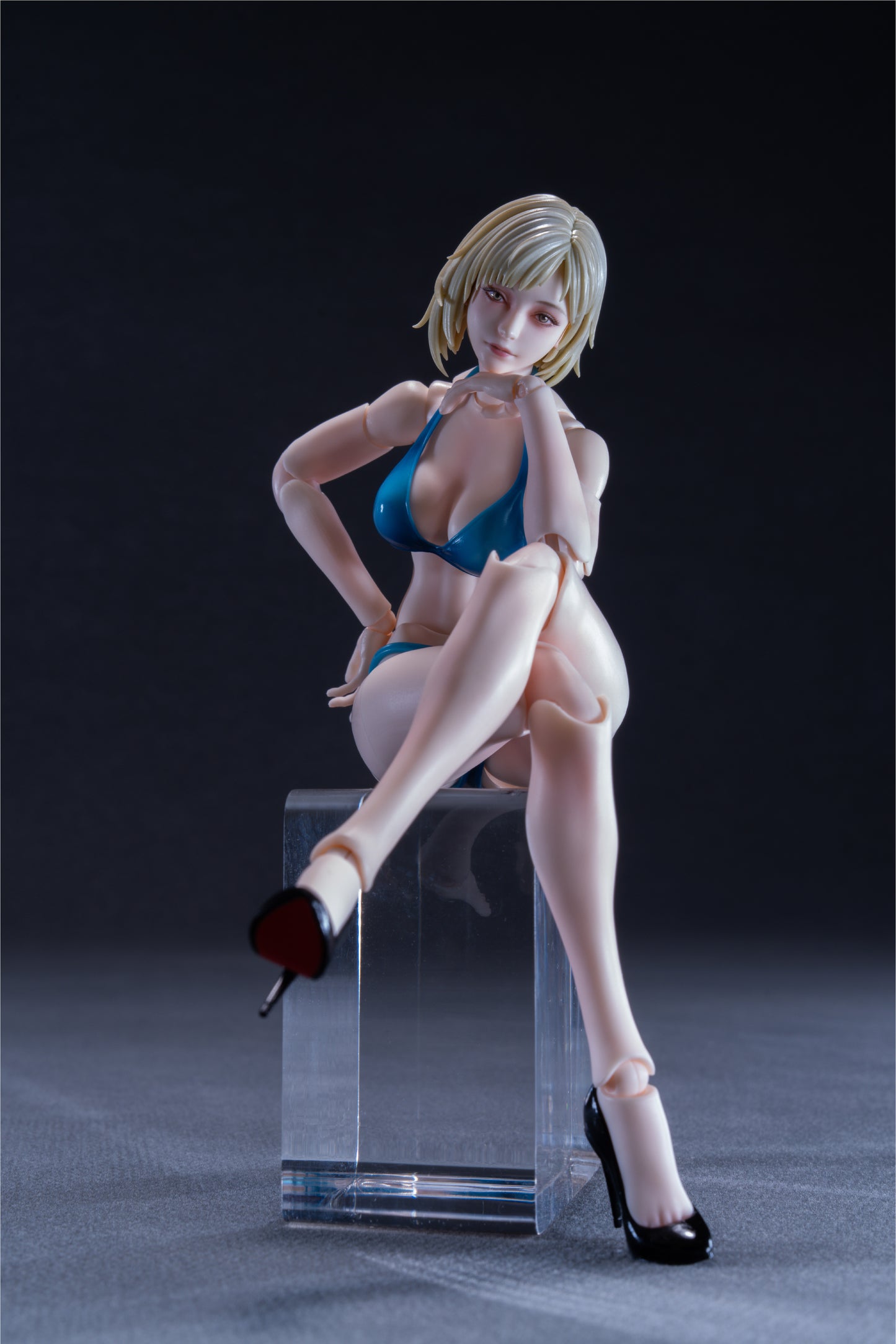 ROMANKEY UMS004C 1/12 SCALE ACTION FIGURE FEMALE BODY MIA (PRE-PAINTED VER.)